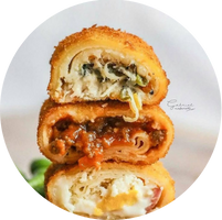 Sandwich and slice of lemons